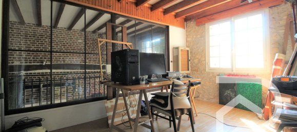 6 bedrooms House in Clermont, France No. 330300 5