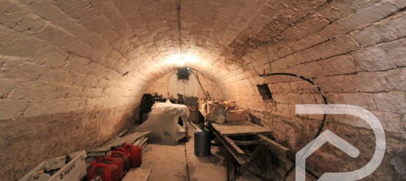 6 bedrooms House in Clermont, France No. 330300 3