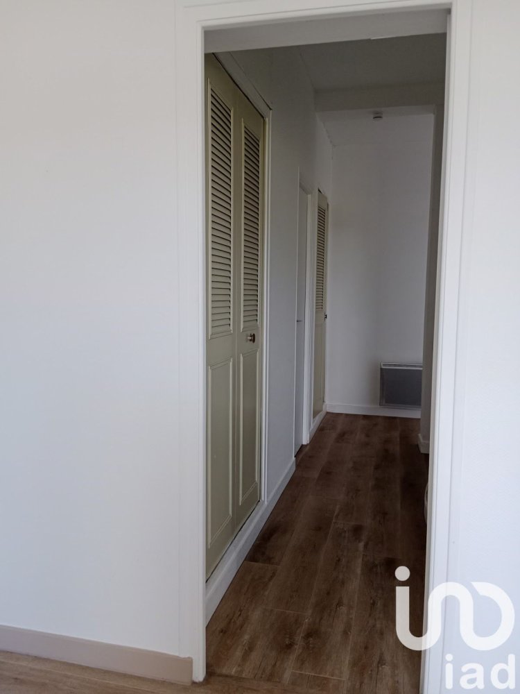 Квартира с 2 спальнями в Комбур, Франция № 204277