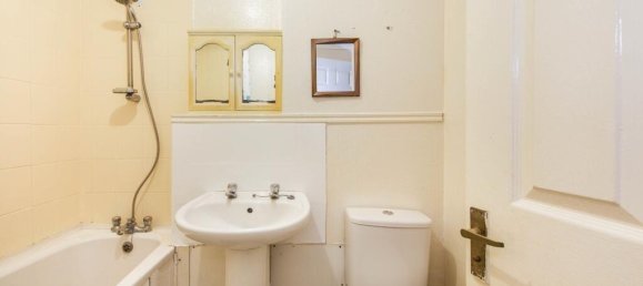 1 bedroom Apartment in Enfield, United Kingdom No. 2190 9