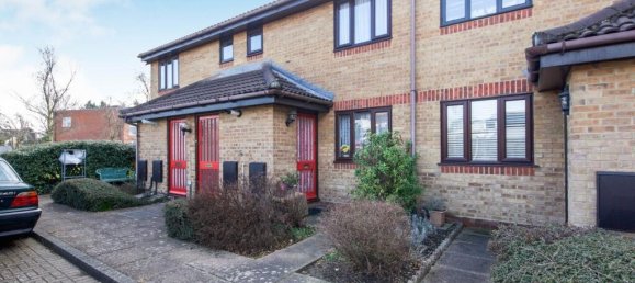 1 bedroom Apartment in Enfield, United Kingdom No. 2190 2