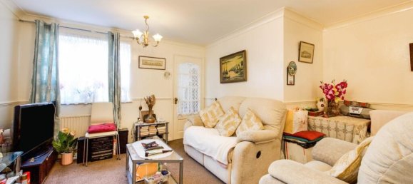 1 bedroom Apartment in Enfield, United Kingdom No. 2190 3