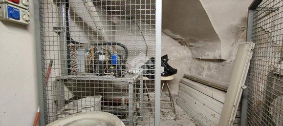 84m² Commercial property in Trento, Italy No. 303146 17