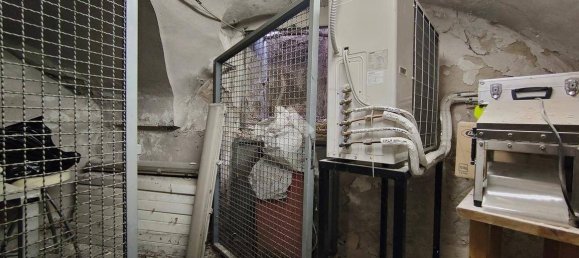 84m² Commercial property in Trento, Italy No. 303146 16