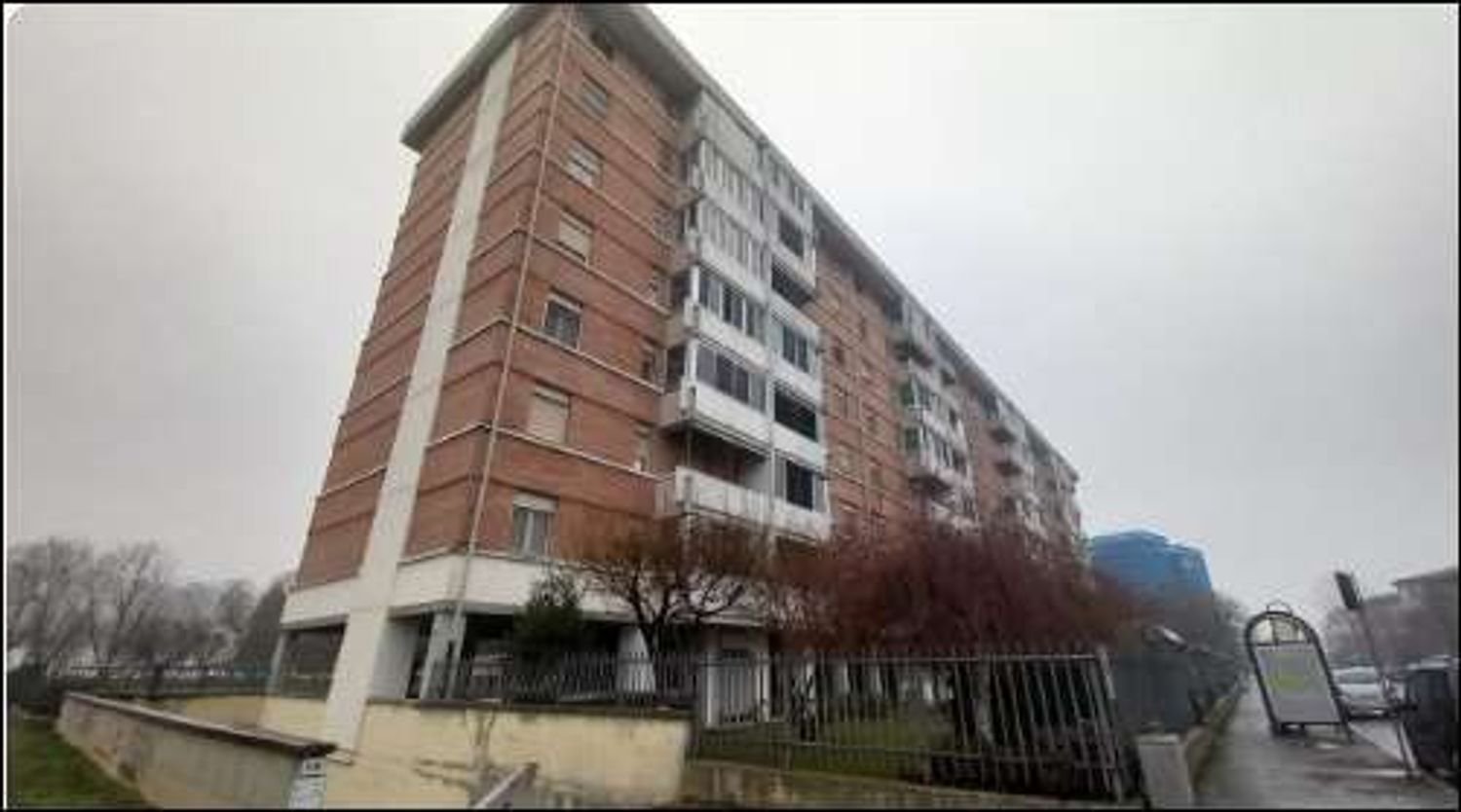 Квартира с 4 комнатами в Алессандрия, Италия № 207215