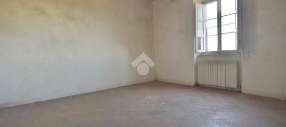 14 rooms Apartment in Collesalvetti, Italy No. 104994 12