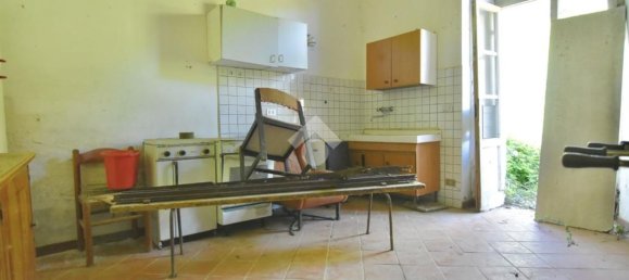 14 rooms Apartment in Collesalvetti, Italy No. 104994 5