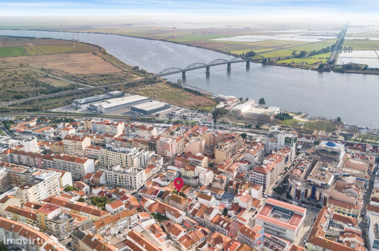 9 bedrooms Building in Vila Franca de Xira, Portugal No. 190901