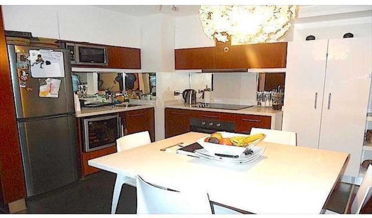 Studio in Valparaiso, Chile No. 1547