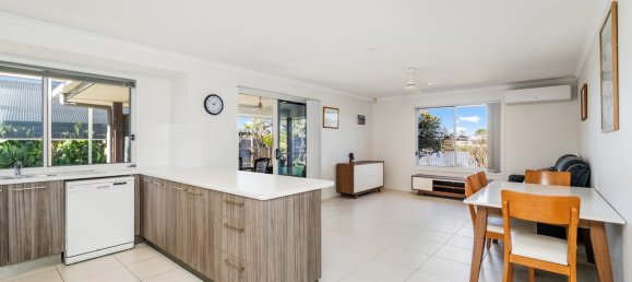 4 chambres Maison à Burrum Heads, Australia No. 501 5