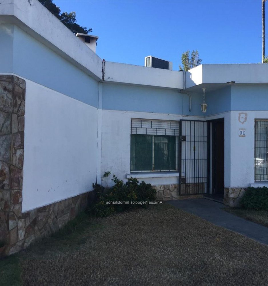 2 bedrooms House in Montevideo, Uruguay No. 6222