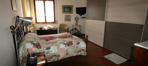 4 rooms Apartment in Carrara, Italy No. 151457 11