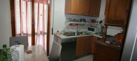 4 rooms Apartment in Carrara, Italy No. 151457 9