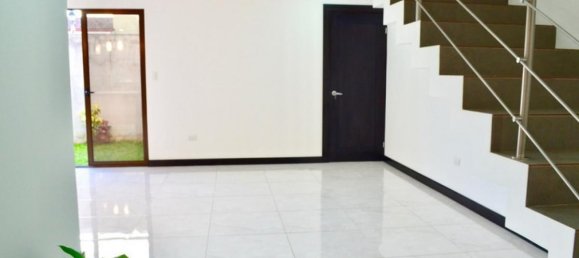 شقة 3 غرف نوم  في Santo Domingo, Costa Rica رقم 674 5