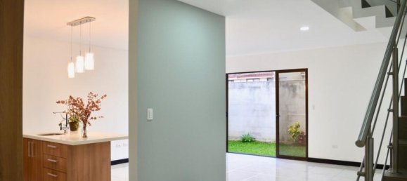 شقة 3 غرف نوم  في Santo Domingo, Costa Rica رقم 674 4