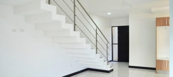 شقة 3 غرف نوم  في Santo Domingo, Costa Rica رقم 674 6