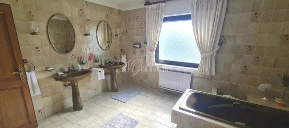 5 bedrooms House in Terville, France No. 90590 16