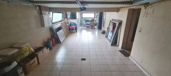 5 bedrooms House in Terville, France No. 90590 32