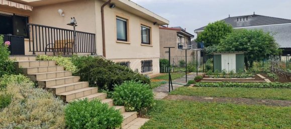 5 bedrooms House in Terville, France No. 90590 40