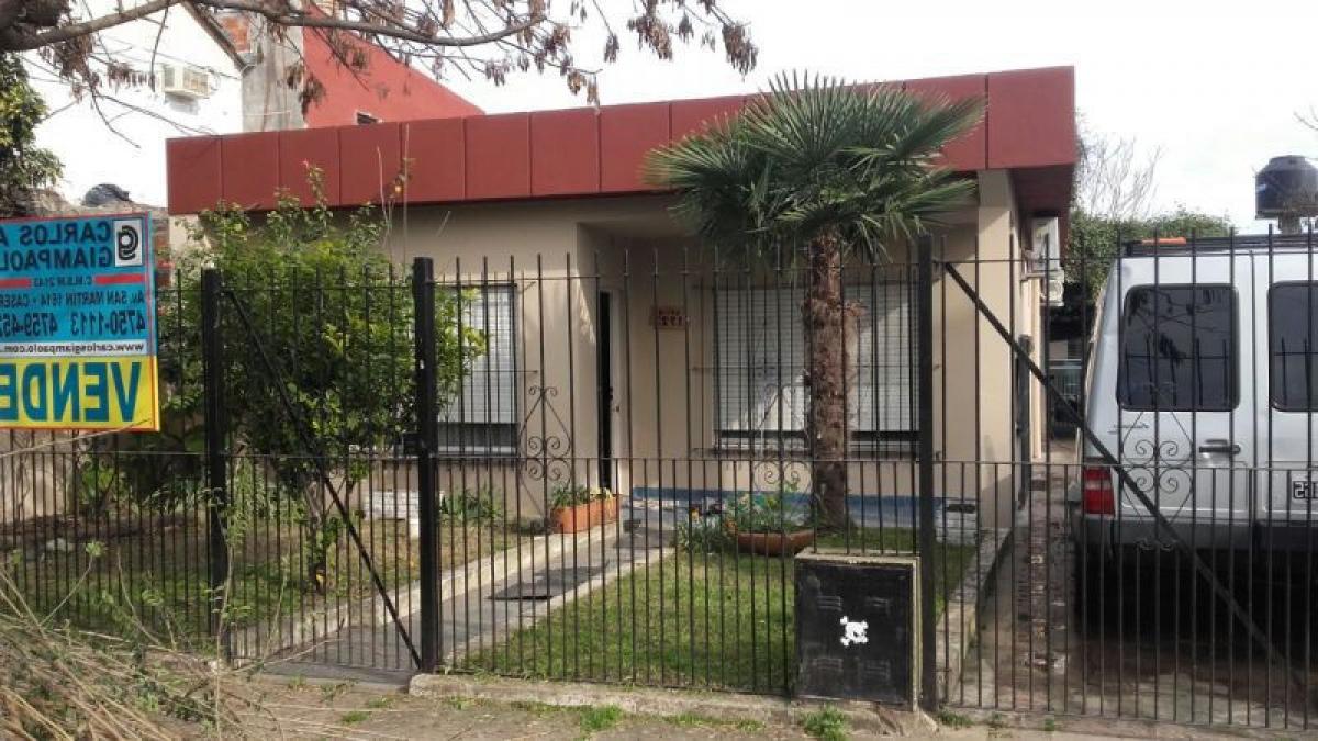 2 bedrooms House in Jose C. Paz, Argentina No. 95071