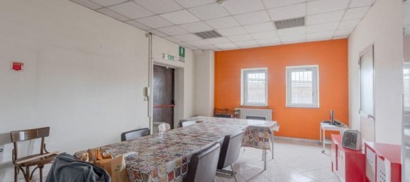 Склад 1600м² в Вольпьяно, Италия № 371470 9