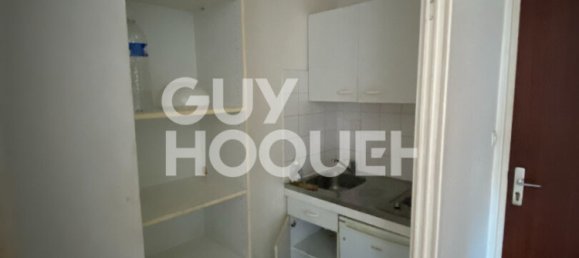 Studio in Compiegne, France No. 44565 4