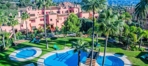 3 bedrooms Penthouse in Marbella, Spain No. 4756 2