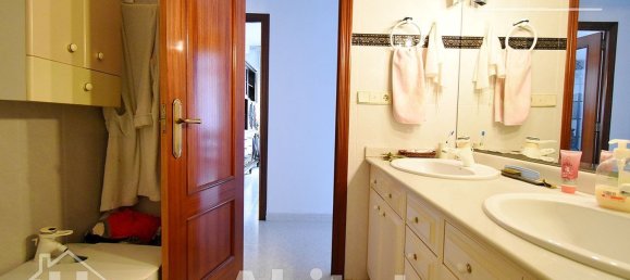 Apartamento de 3 dormitorios en València, Spain No. 34863 7