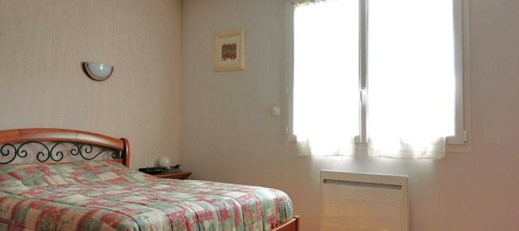 2 bedrooms House in Mayenne, France No. 357671 9