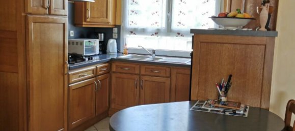 2 bedrooms House in Mayenne, France No. 357671 4