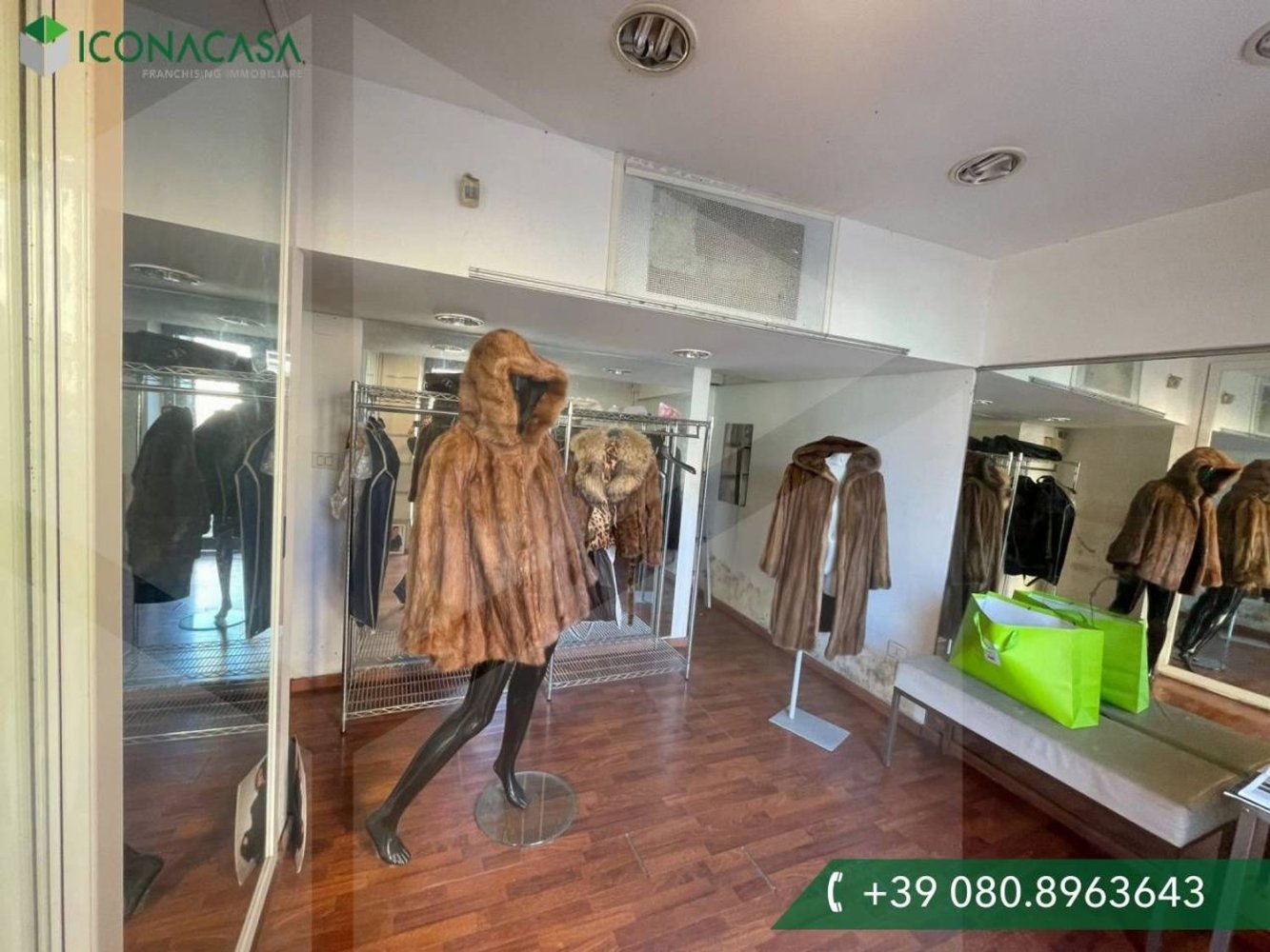  عقار تجاري في Bari, Italy 18متر مربع رقم 18264