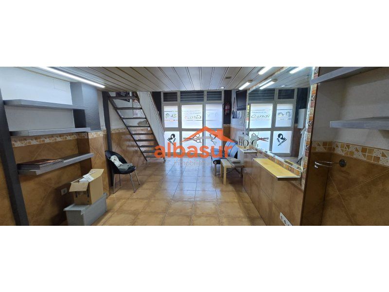  عقار تجاري في Cordoba, Spain 28متر مربع رقم 169600