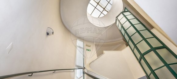 439m² Building in Setubal, Portugal No. 54345 5