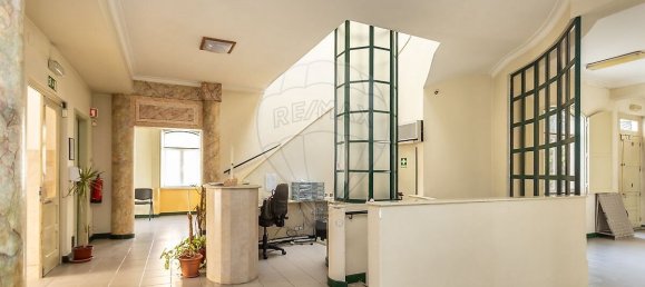 439m² Building in Setubal, Portugal No. 54345 44