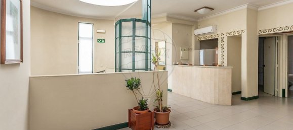 439m² Building in Setubal, Portugal No. 54345 12