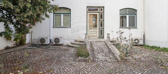 439m² Building in Setubal, Portugal No. 54345 4