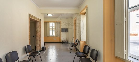 439m² Building in Setubal, Portugal No. 54345 42