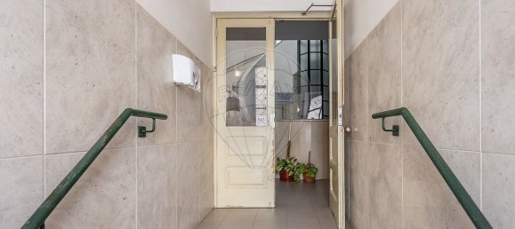 439m² Building in Setubal, Portugal No. 54345 37