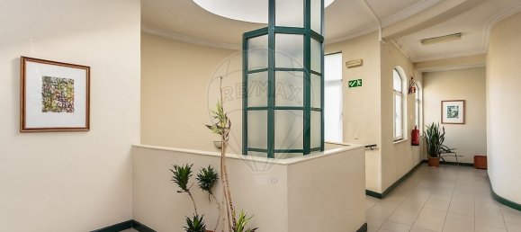 439m² Building in Setubal, Portugal No. 54345 6