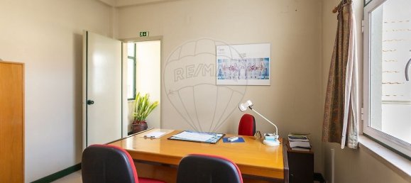 439m² Building in Setubal, Portugal No. 54345 17