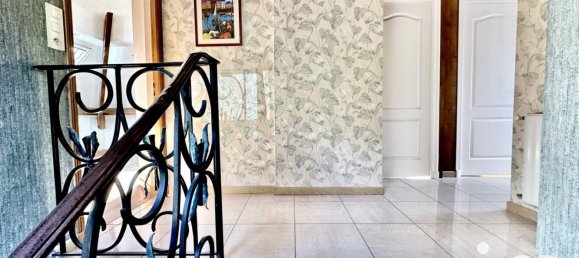 5 bedrooms House in Quimper, France No. 205119 9