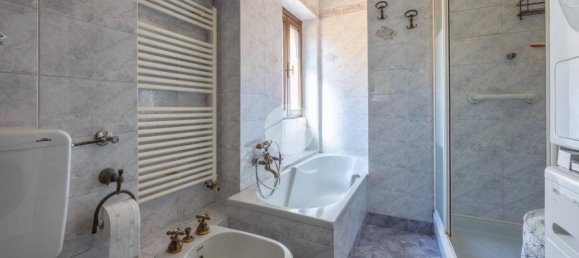 2 bedrooms Apartment in Chieri, Italy No. 259801 8