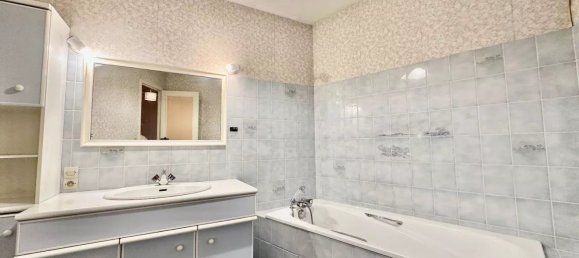 6 bedrooms House in Chartres, France No. 157706 8