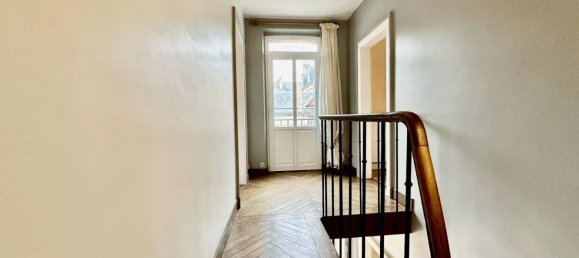 6 bedrooms House in Chartres, France No. 157706 10