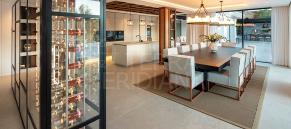 5 bedrooms Villa in Marbella, Spain No. 96711 12