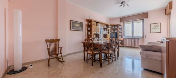 3 rooms Apartment in Nerviano, Italy No. 94617 2