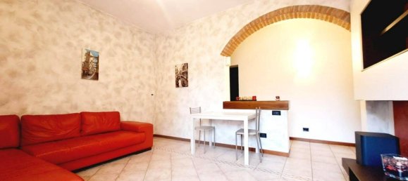 2 bedrooms Apartment in Voghera, Italy No. 303065 2