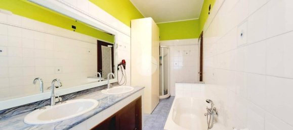 2 bedrooms Apartment in Voghera, Italy No. 303065 6