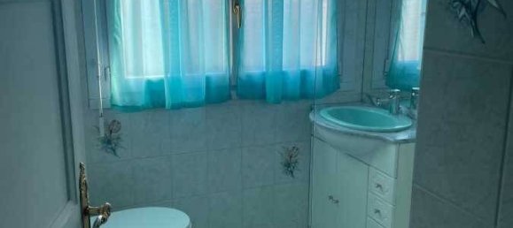 5 bedrooms House in Meyzieu, France No. 192066 9