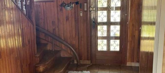 5 bedrooms House in Meyzieu, France No. 192066 3